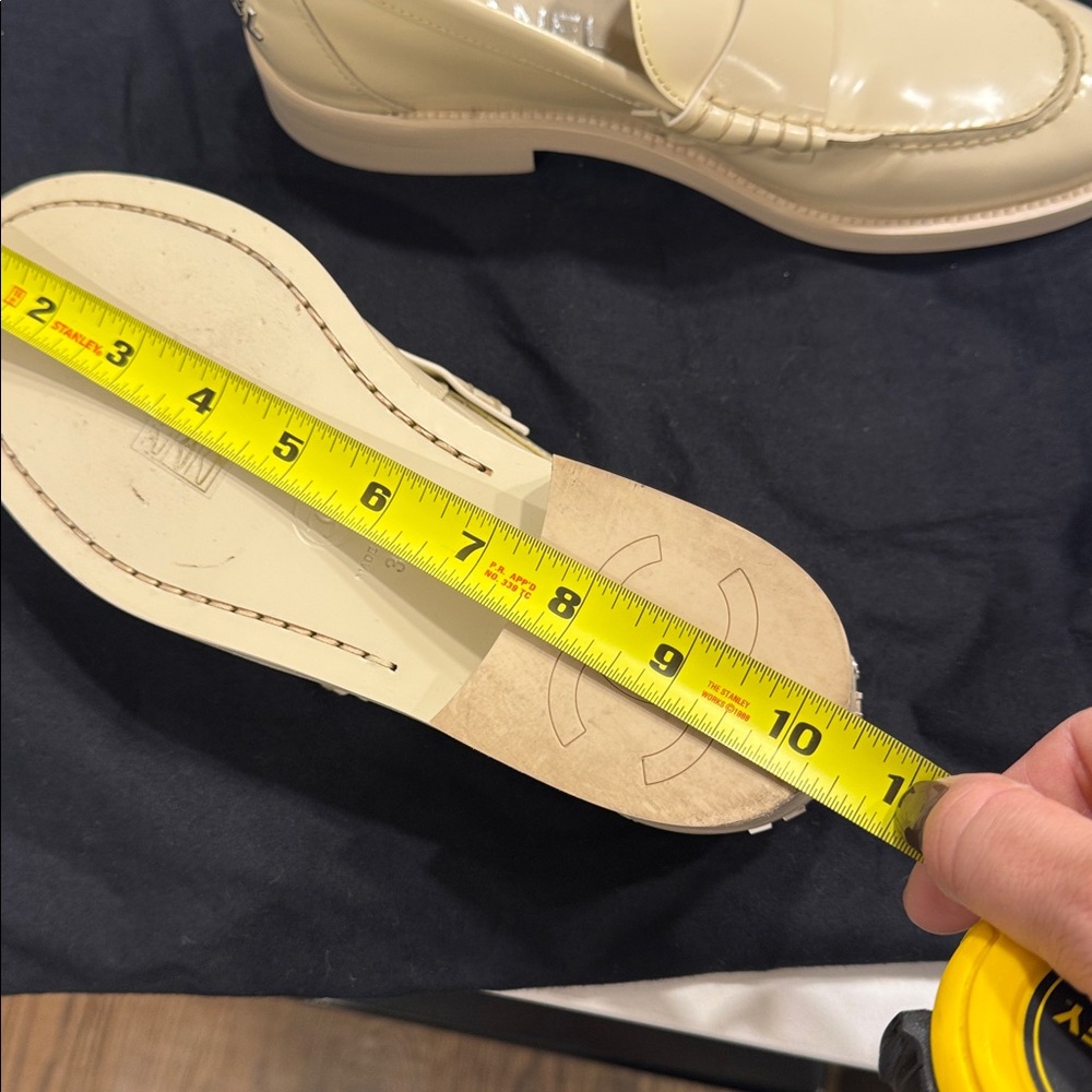CHANEL Women's Beige Loafers - Picture 6 of 7